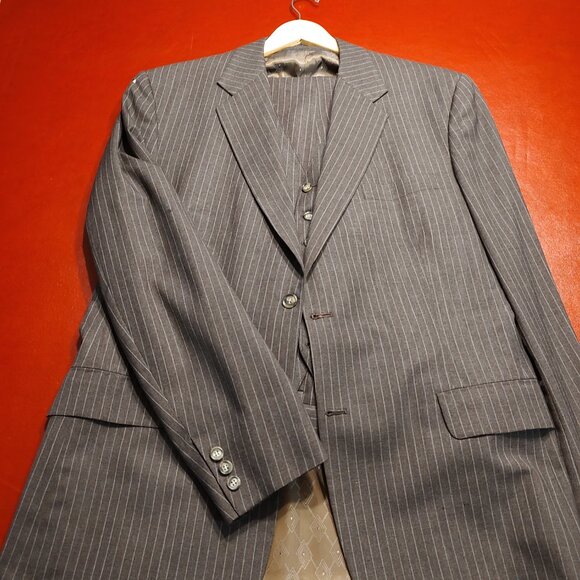 3-piece Brown Pinstripe suit - Picture 11 of 11